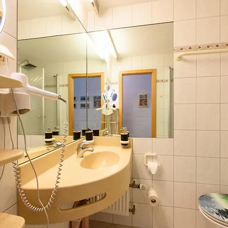 Wellness Pools Saunas With Alpine View Terrace *